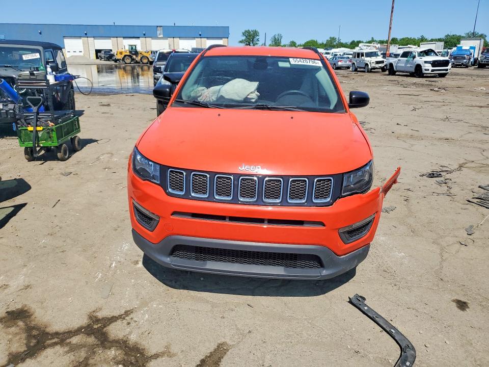 55420796 :رقم المزاد ، 3C4NJDAB1JT101045 vin ، 2018 Jeep Compass مزاد بيع
