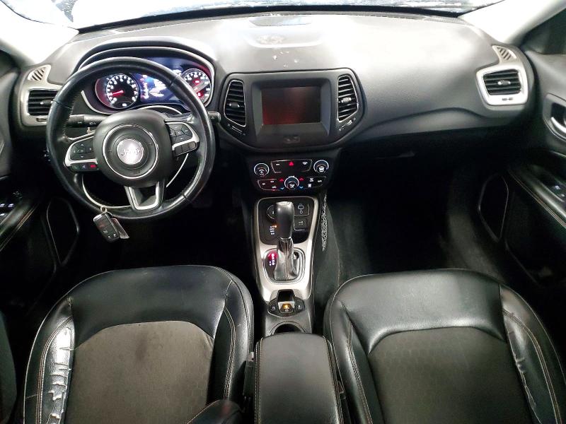 54781176 :رقم المزاد ، 3C4NJDBBXHT688726 vin ، 2017 Jeep Compass مزاد بيع