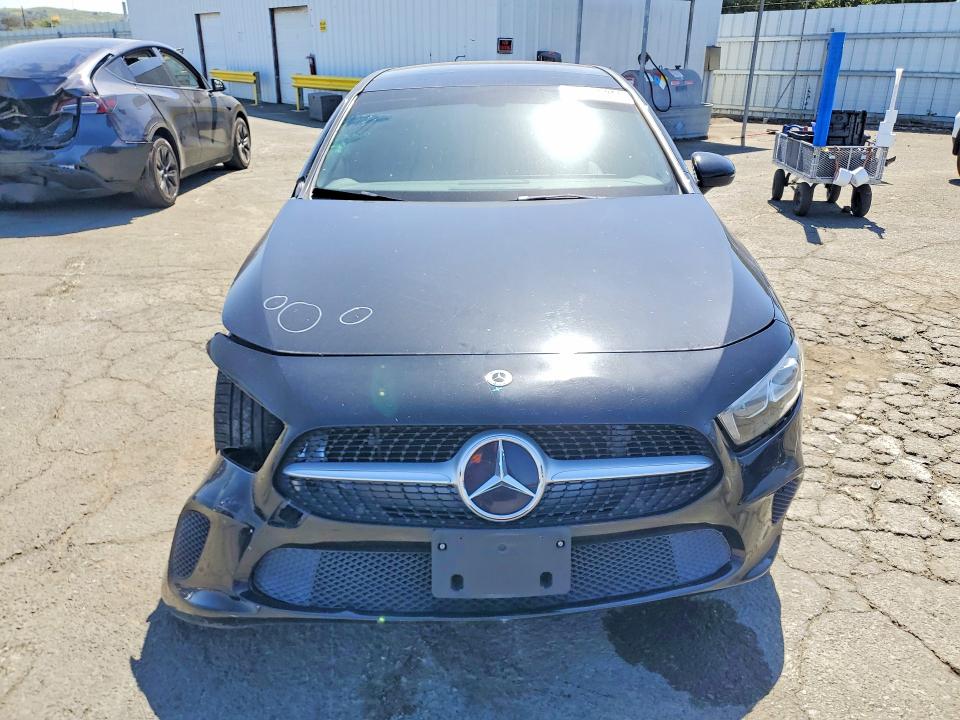 54525356 :رقم المزاد ، W1K3G4EB7MJ257026 vin ، 2021 Mercedes-benz A مزاد بيع