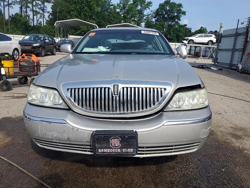 Продаж на аукціоні авто 2003 Lincoln Town Car, vin: 1LNHM82W83Y604808, номер лоту: 53097236
