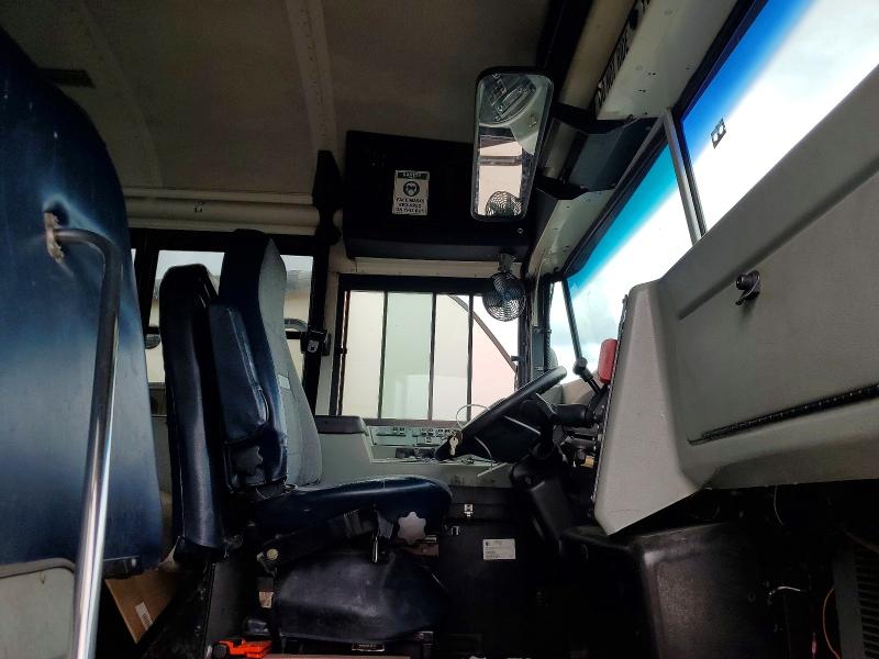 2009 Blub School Bus მანქანა იყიდება აუქციონზე, vin: 1BAKGCPA09F266952, აუქციონის ნომერი: 54726456
