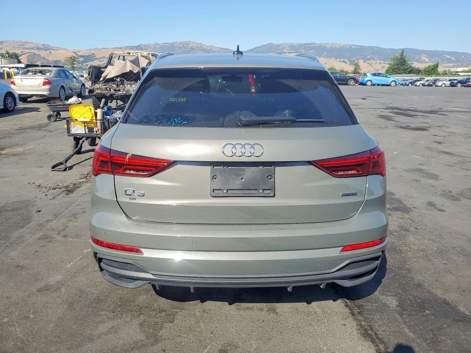 54650256 :رقم المزاد ، WA1DECF31R1018661 vin ، 2024 Audi Q3 مزاد بيع
