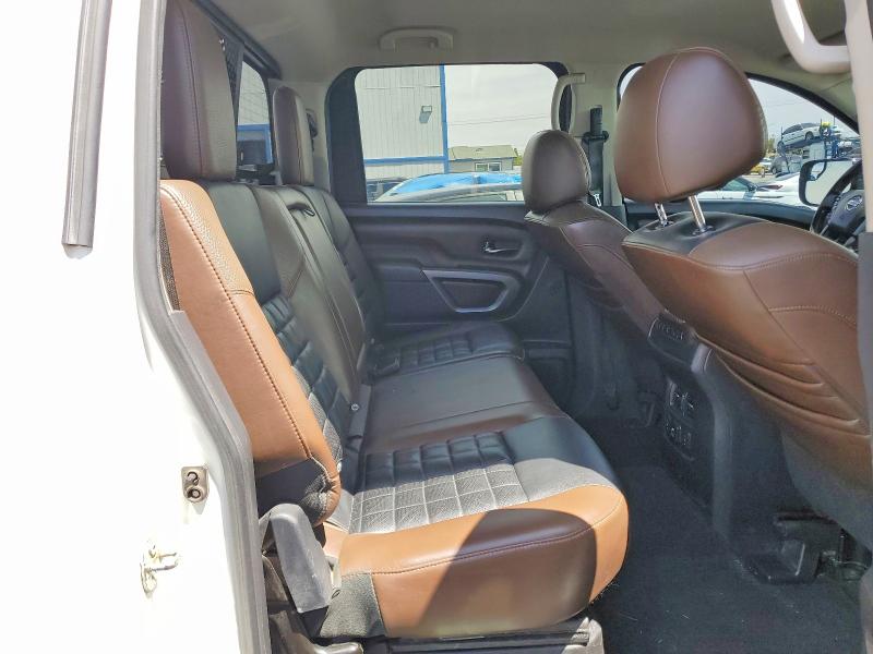 52232146 :رقم المزاد ، 1N6AA1E55HN528401 vin ، 2017 Nissan Titan مزاد بيع
