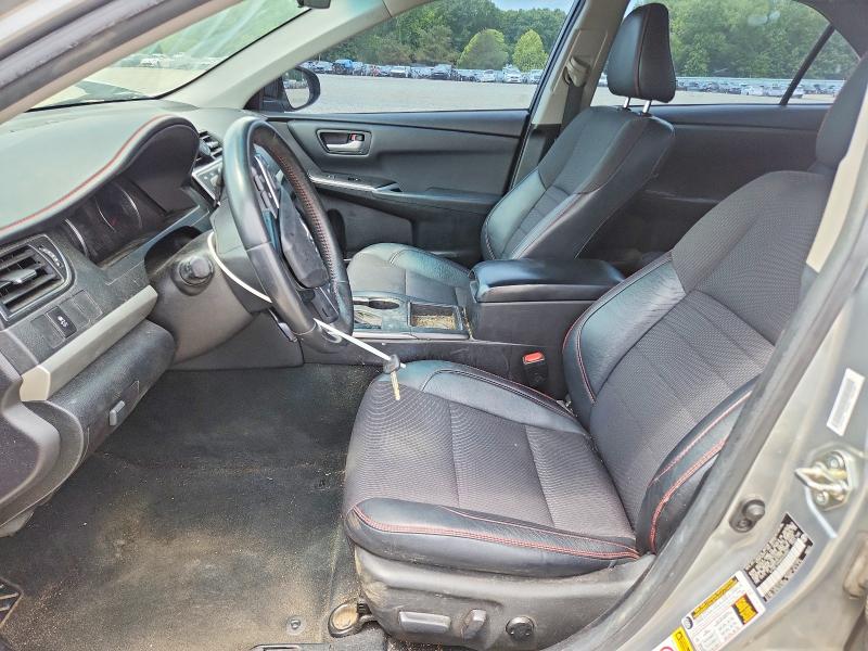 53643116 :رقم المزاد ، 4T1BF1FK8HU400801 vin ، 2017 Toyota Camry مزاد بيع