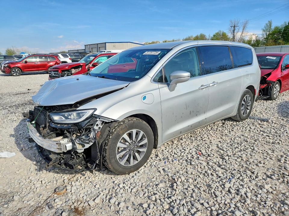 Продаж на аукціоні авто 2022 Chrysler Pacifica, vin: 2C4RC1L72NR134891, номер лоту: 51797726