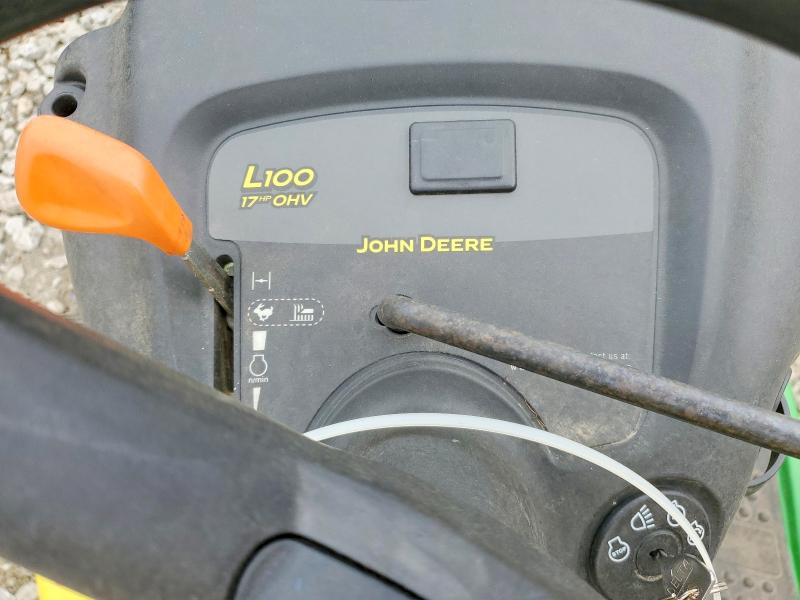 53198226 :رقم المزاد ، 31F7070112E1 vin ، 2010 John Deere L100 مزاد بيع