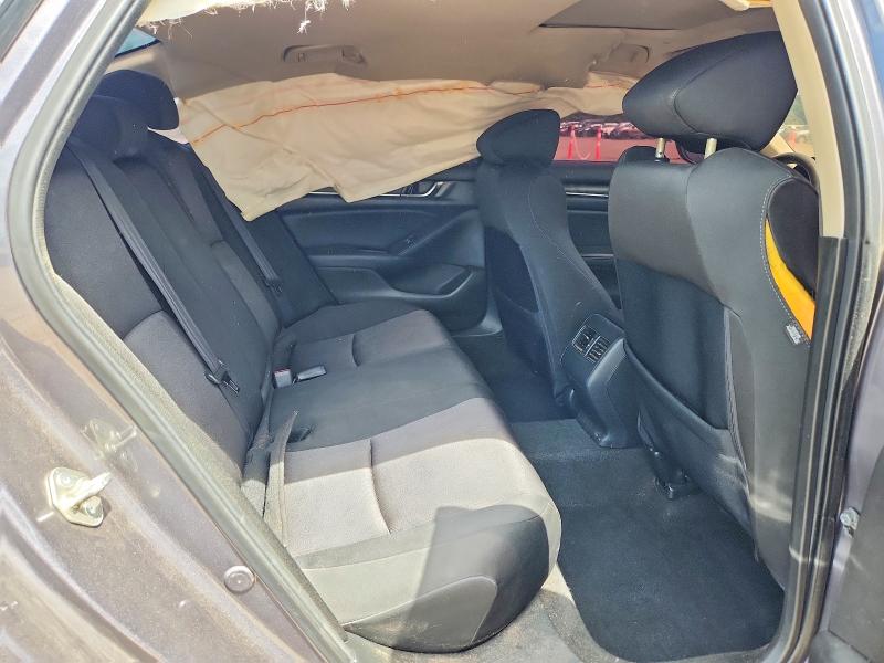 55192366 :رقم المزاد ، 1HGCV1F4XJA092844 vin ، 2018 Honda Accord مزاد بيع