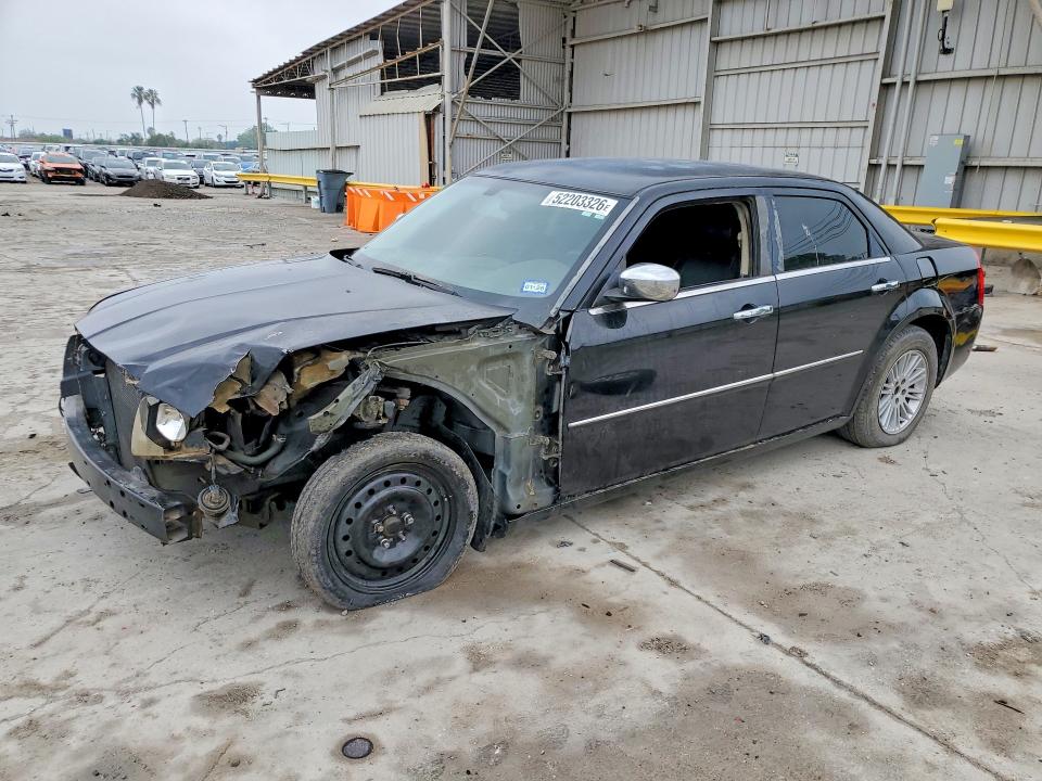 52203326 :رقم المزاد ، 2C3CA5CV7AH270567 vin ، 2010 Chrysler 300 مزاد بيع