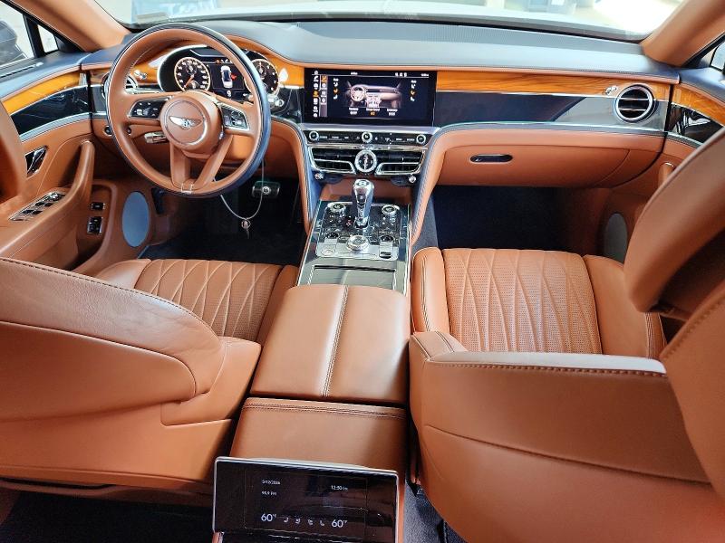 53024766 :رقم المزاد ، SCBBG6ZGXMC090563 vin ، 2021 Bentley Flying Spur مزاد بيع