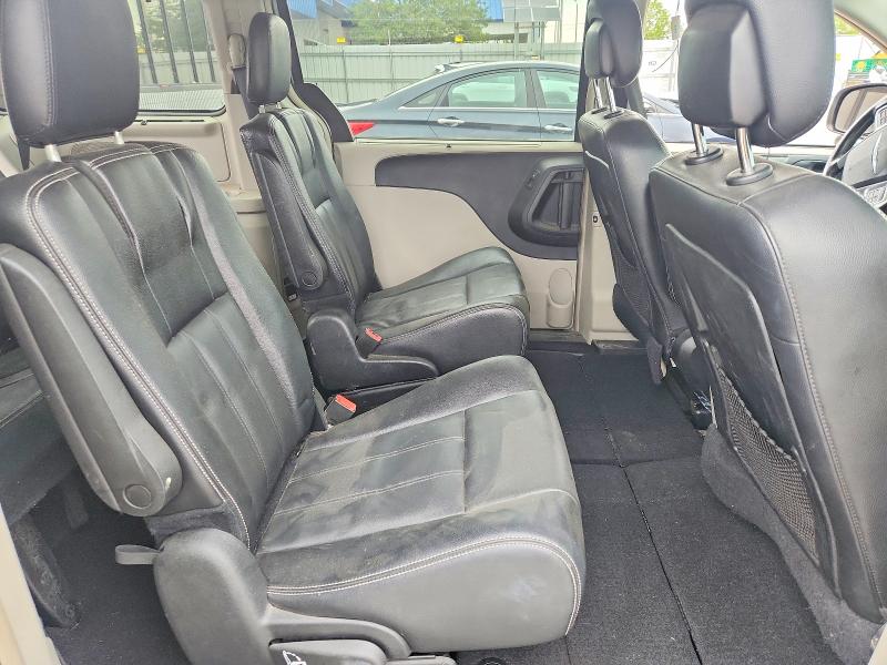 54105566 :رقم المزاد ، 2C4RC1BG2FR582910 vin ، 2015 Chrysler Town & Country مزاد بيع