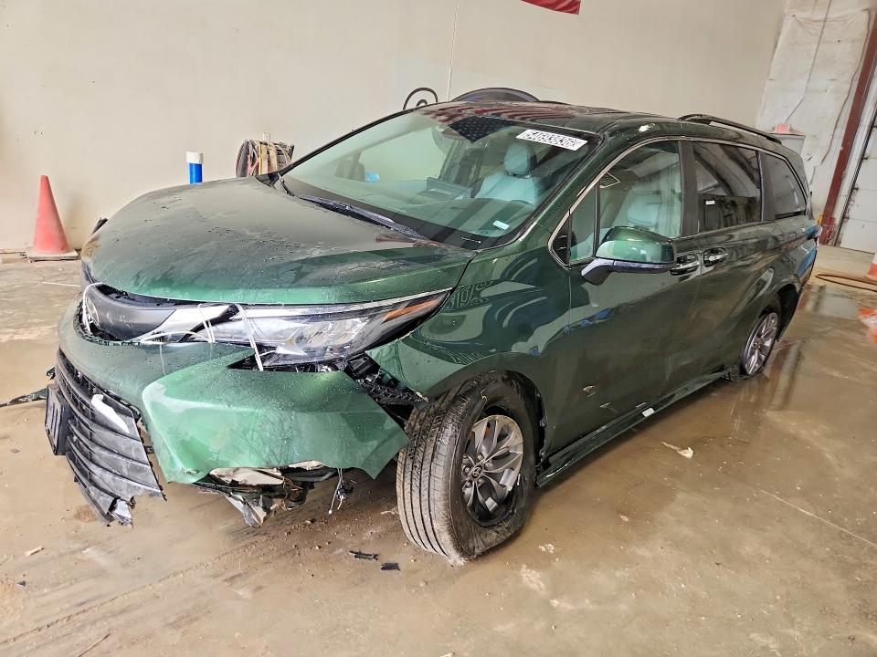 Auction sale of the 2026 Toyota Sienna, vin: 5TDYRKEC1TS314121, lot number: 54693836