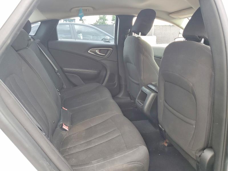 55355636 :رقم المزاد ، 1C3CCCAB3FN598770 vin ، 2015 Chrysler 200 مزاد بيع