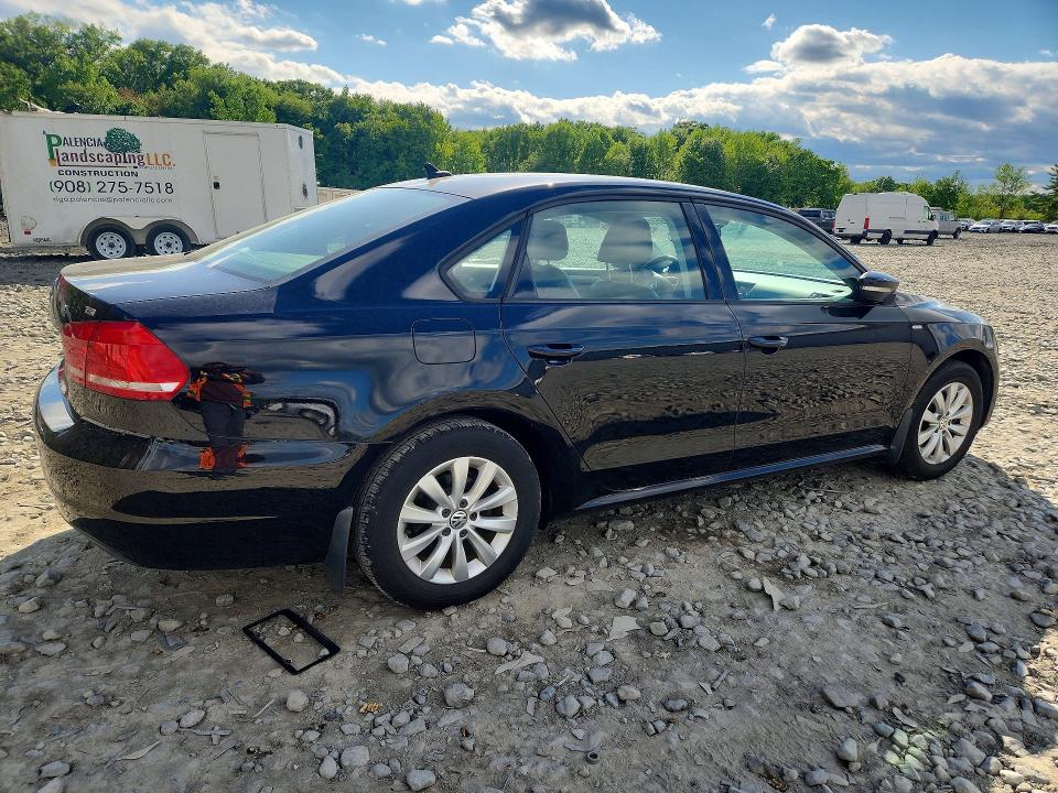53895556 :رقم المزاد ، 1VWAT7A32FC009512 vin ، 2015 Volkswagen Passat مزاد بيع