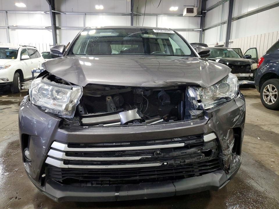 52963826 :رقم المزاد ، 5TDBZRFH9HS359971 vin ، 2017 Toyota Highlander مزاد بيع