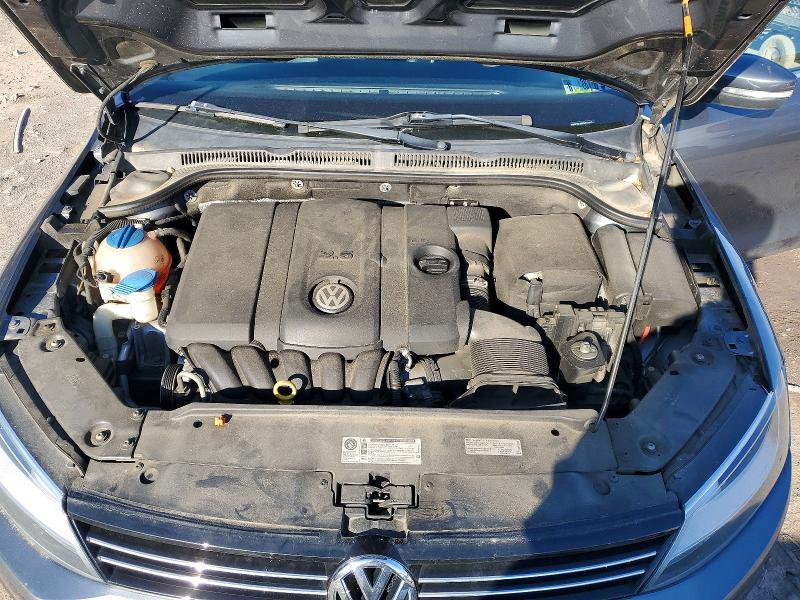 52861206 :رقم المزاد ، 3VWDP7AJ8DM447415 vin ، 2013 Volkswagen Jetta مزاد بيع