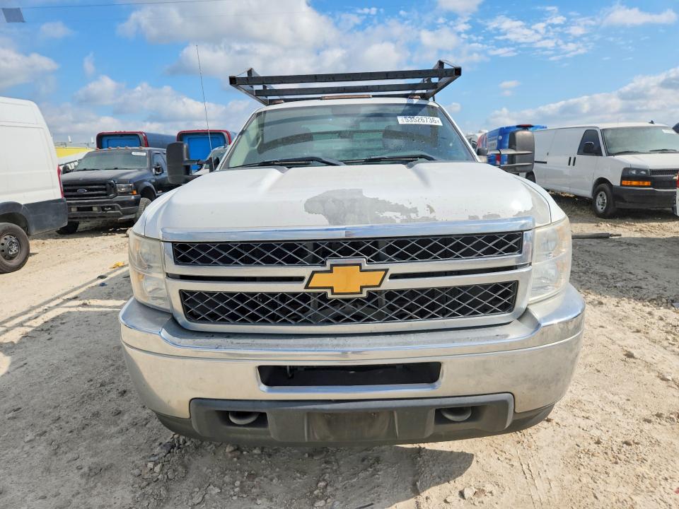 53526736 :رقم المزاد ، 1GB3CZCG9DF189871 vin ، 2013 Chevrolet 20/2500 مزاد بيع
