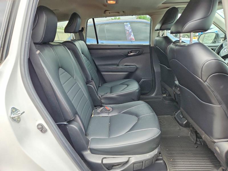 53215246 :رقم المزاد ، 5TDGZRBH3NS568405 vin ، 2022 Toyota Highlander مزاد بيع