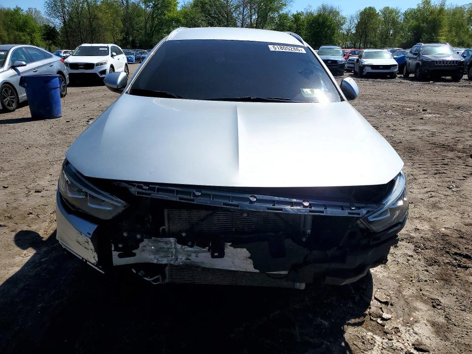 51805286 :رقم المزاد ، W04GV8SX0K1033399 vin ، 2019 Buick Regal Tourx مزاد بيع