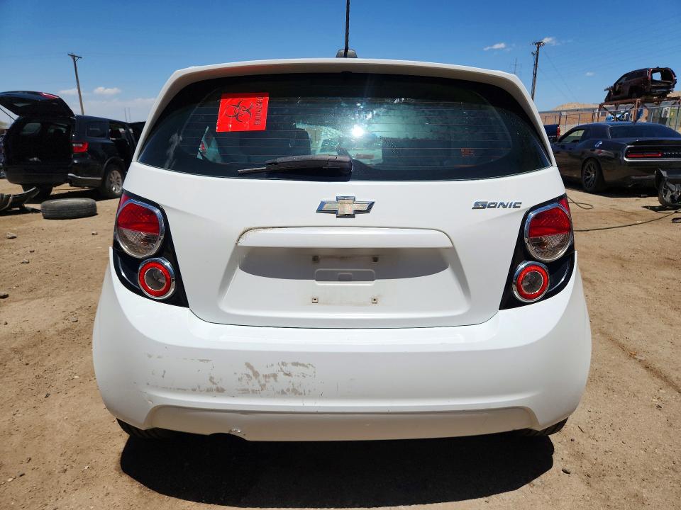 54011506 :رقم المزاد ، 1G1JA6SH1F4175715 vin ، 2015 Chevrolet Sonic مزاد بيع