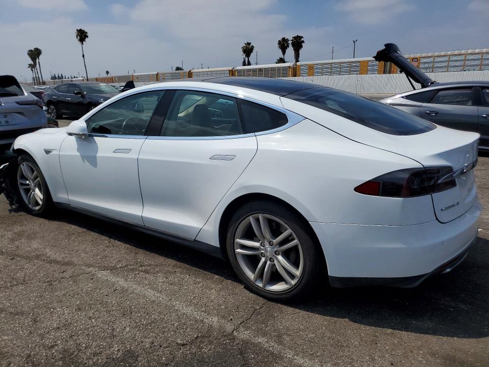 53805706 :رقم المزاد ، 5YJSA1S15EFP30383 vin ، 2014 Tesla Model S مزاد بيع