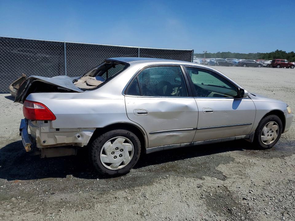 1998 Honda Accord მანქანა იყიდება აუქციონზე, vin: 1HGCG164XWA014517, აუქციონის ნომერი: 53942526