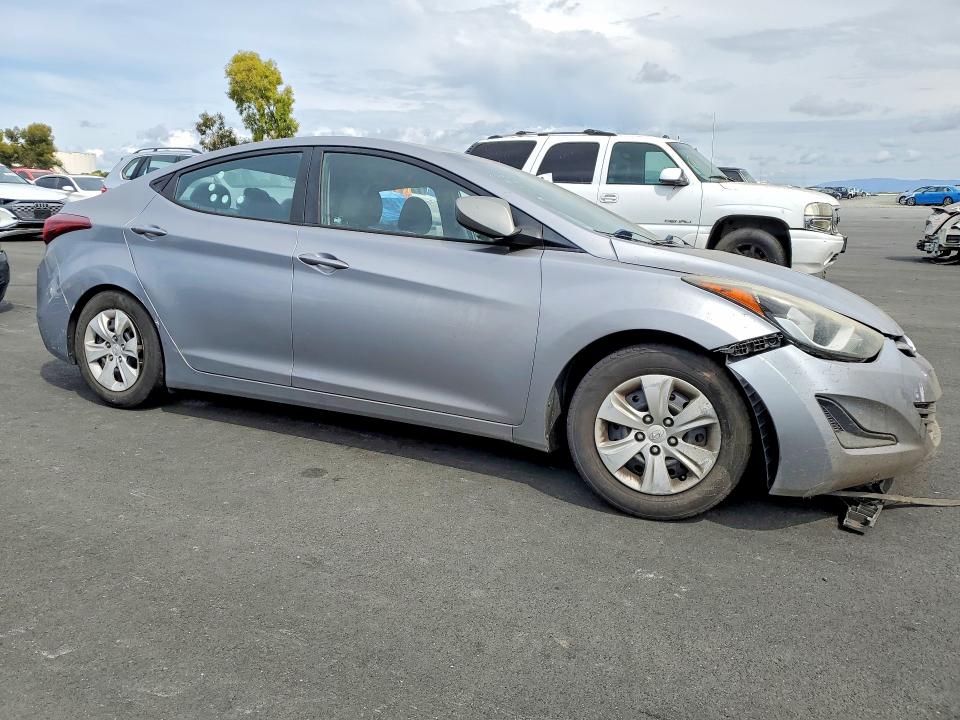 52371886 :رقم المزاد ، 5NPDH4AE4GH695690 vin ، 2016 Hyundai Elantra مزاد بيع
