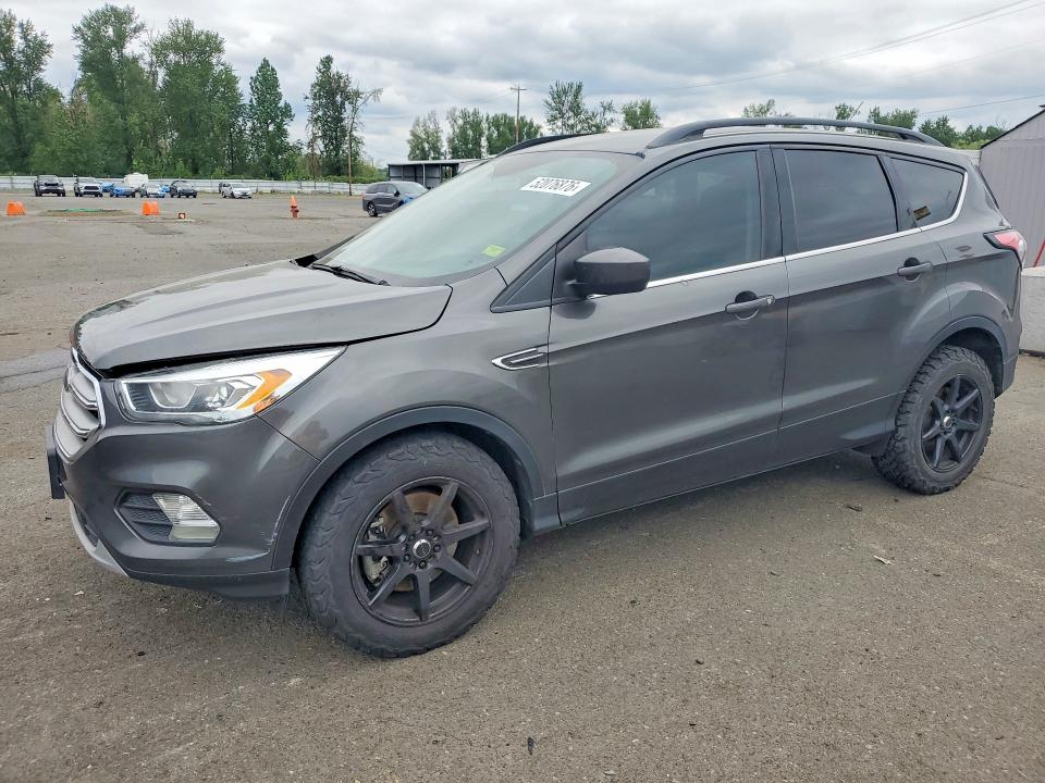 2017 Ford Escape მანქანა იყიდება აუქციონზე, vin: 1FMCU9G96HUD54552, აუქციონის ნომერი: 52076876