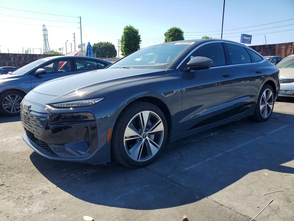 52835086 :رقم المزاد ، WAU2CAGH1SA014047 vin ، 2025 Audi A6 E-tron مزاد بيع