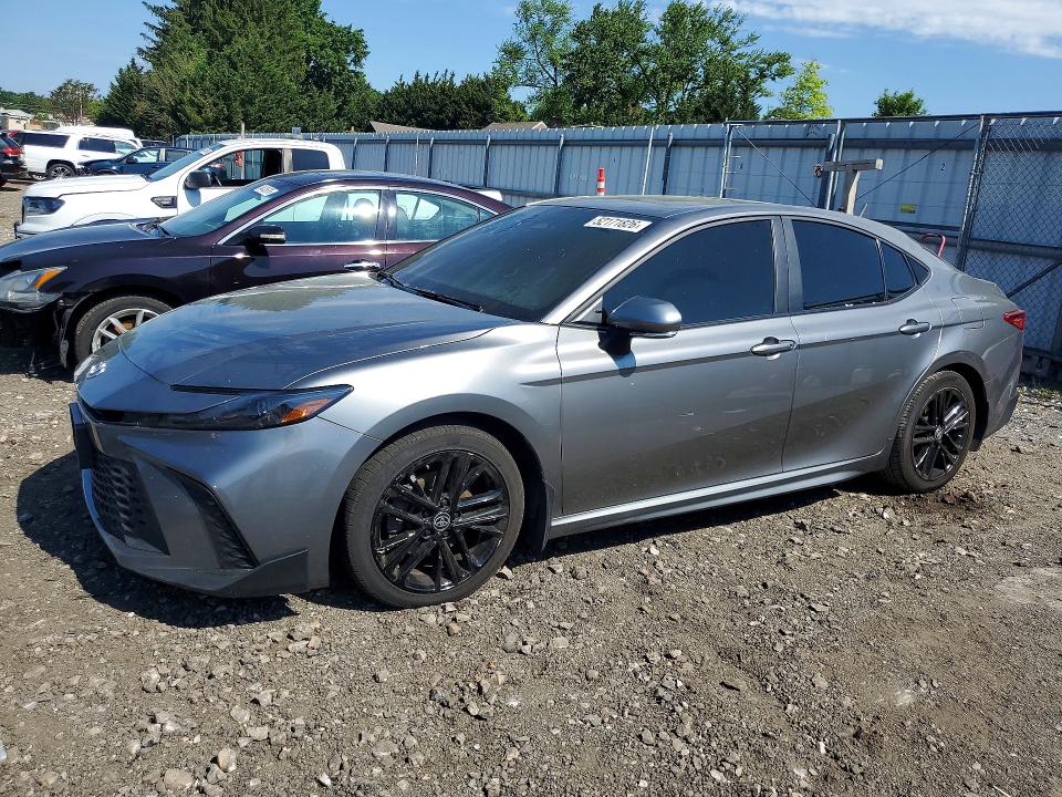 Auction sale of the 2025 Toyota Camry Se, vin: 4T1DAACK8SU504823, lot number: 52171826