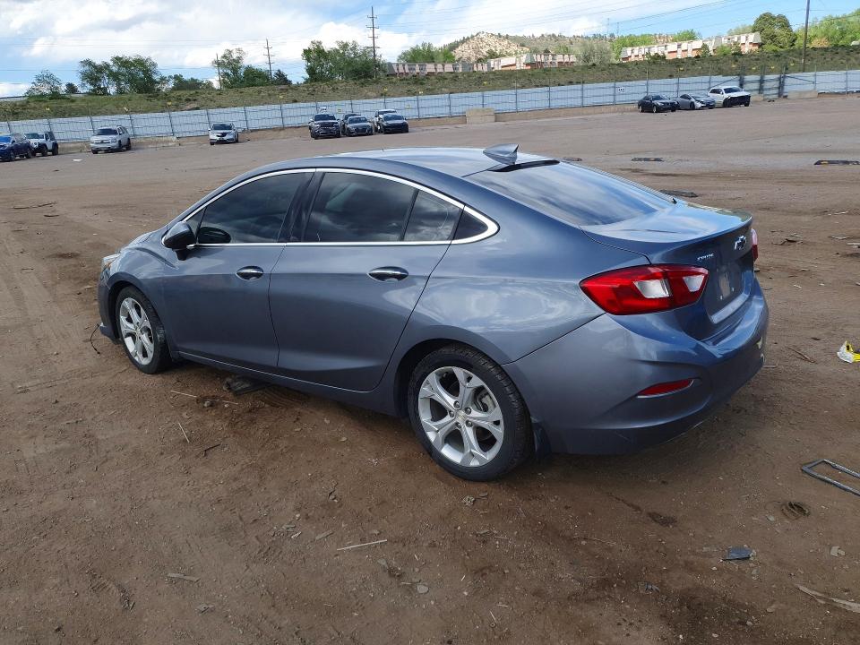 53570016 :رقم المزاد ، 1G1BF5SM8J7143591 vin ، 2018 Chevrolet Cruze مزاد بيع