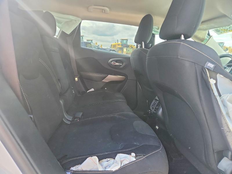 54269886 :رقم المزاد ، 1C4PJMCS5HW591225 vin ، 2017 Jeep Cherokee مزاد بيع