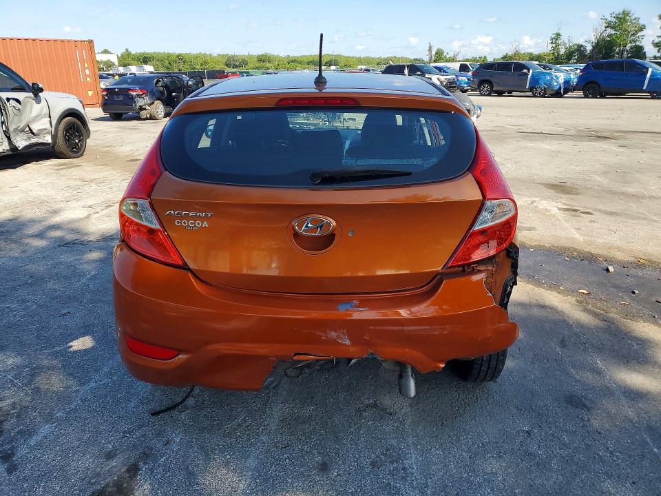 52988256 :رقم المزاد ، KMHCT5AEXFU217676 vin ، 2015 Hyundai Accent مزاد بيع