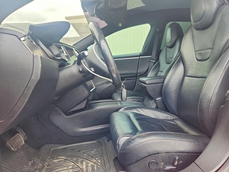 53607826 :رقم المزاد ، 5YJSA1E21HF210352 vin ، 2017 Tesla Model S مزاد بيع