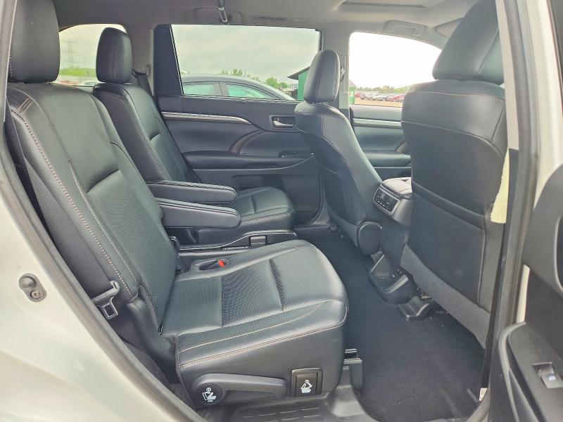 53979156 :رقم المزاد ، 5TDDZRFH3JS873832 vin ، 2018 Toyota Highlander مزاد بيع