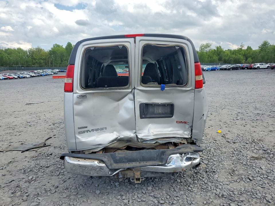 54181006 :رقم المزاد ، 1GKS8CF45B1103722 vin ، 2011 Gmc Savana مزاد بيع