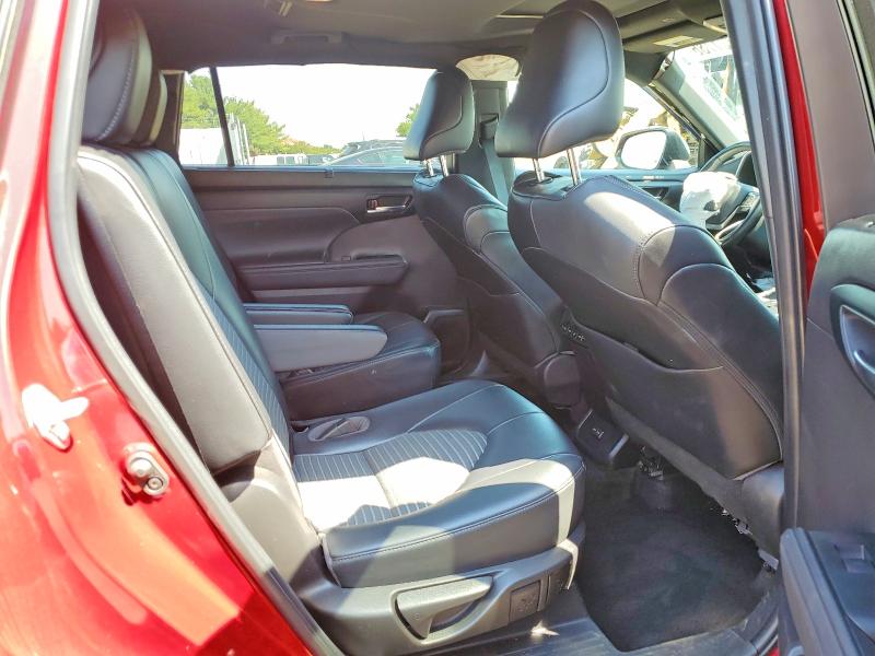 53781786 :رقم المزاد ، 5TDLZRBHXNS215898 vin ، 2022 Toyota Highlander مزاد بيع