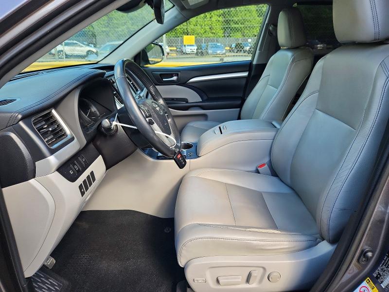 2019 Toyota Highlander მანქანა იყიდება აუქციონზე, vin: 5TDKZRFH5KS324044, აუქციონის ნომერი: 53458026