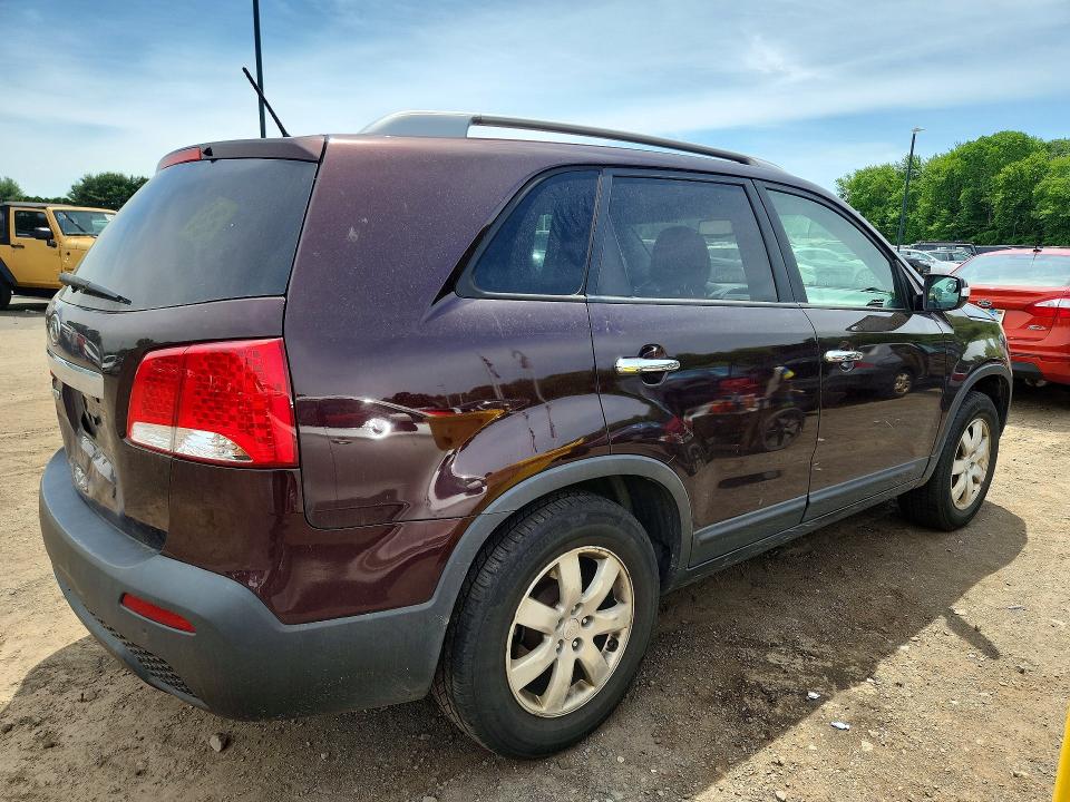 2011 Kia Sorento მანქანა იყიდება აუქციონზე, vin: 5XYKT3A12BG097689, აუქციონის ნომერი: 53670226
