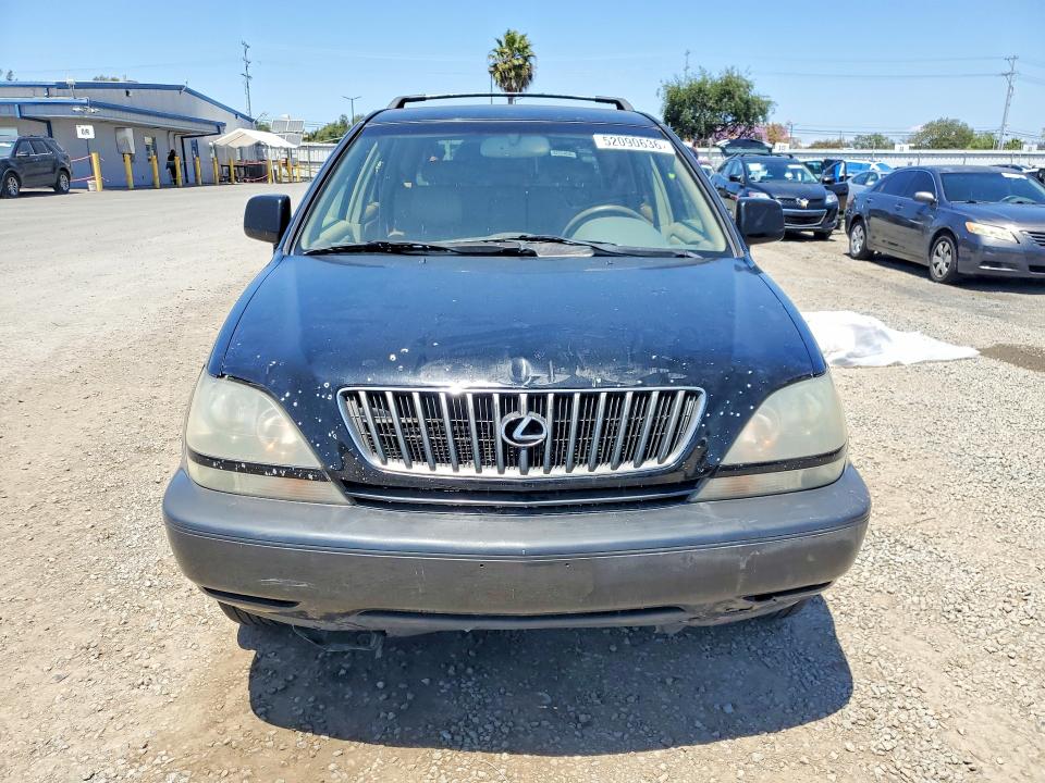 52090636 :رقم المزاد ، JT6HF10UXY0156124 vin ، 2000 Lexus Rx مزاد بيع
