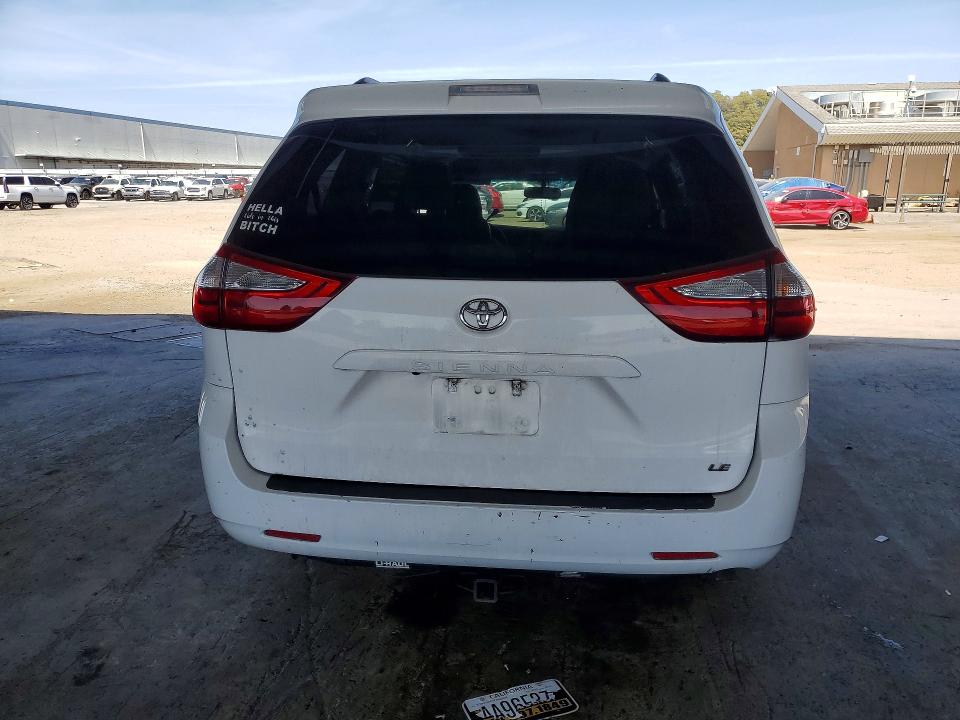 Продажа на аукционе авто 2015 Toyota Sienna, vin: 5TDKK3DCXFS682058, номер лота: 53468706