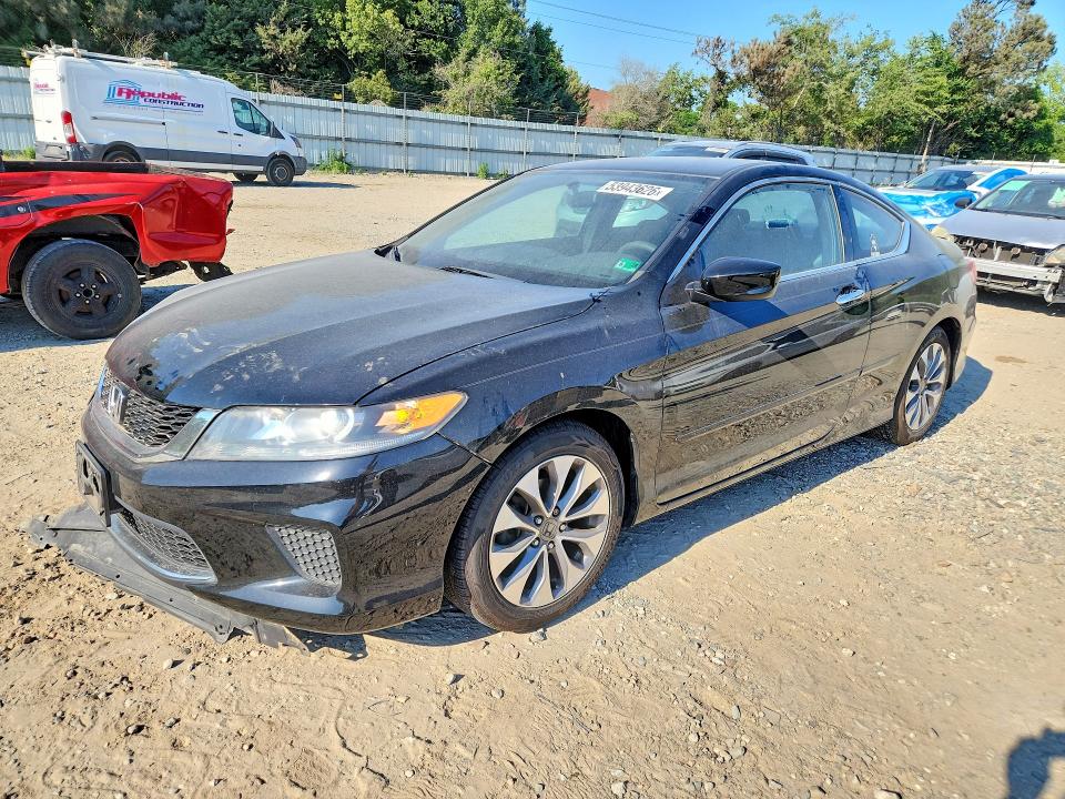 53943626 :رقم المزاد ، 1HGCT1B36FA006276 vin ، 2015 Honda Accord مزاد بيع