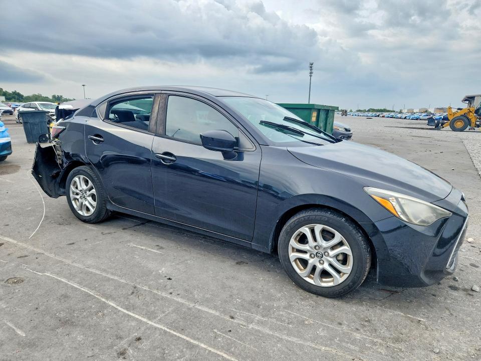 53318066 :رقم المزاد ، 3MYDLBYV3JY313475 vin ، 2018 Toyota Yaris Ia مزاد بيع