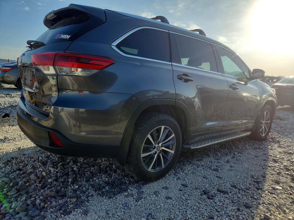Aukcja sprzedaży 2017 Toyota Highlander, vin: 5TDKZRFH4HS218631, numer aukcji: 53325376
