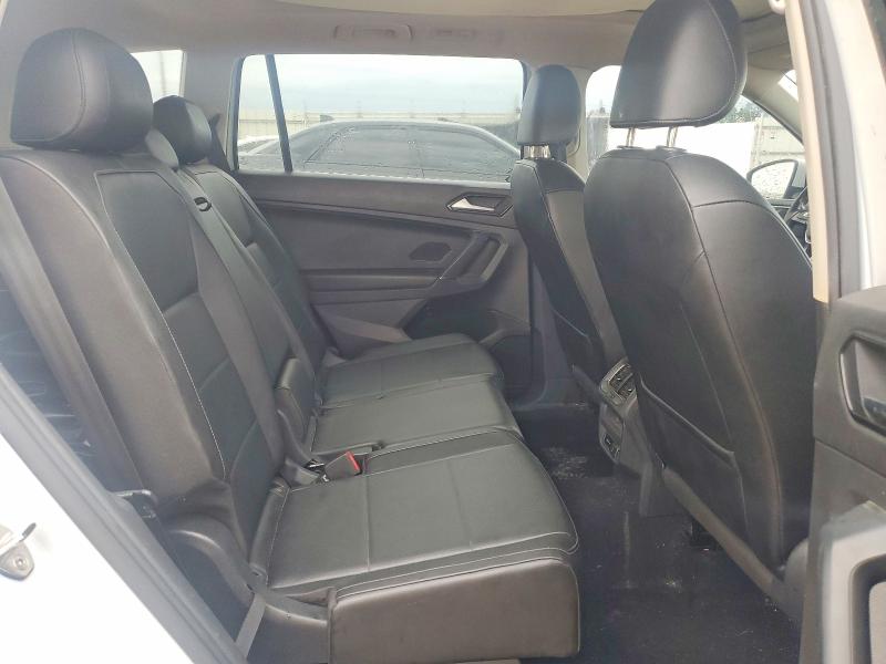 55001416 :رقم المزاد ، 3VV2B7AX1JM105265 vin ، 2018 Volkswagen Tiguan مزاد بيع