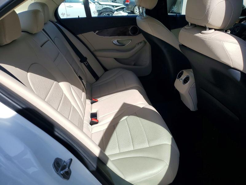 53978236 :رقم المزاد ، 55SWF4JB0FU083518 vin ، 2015 Mercedes-benz C مزاد بيع