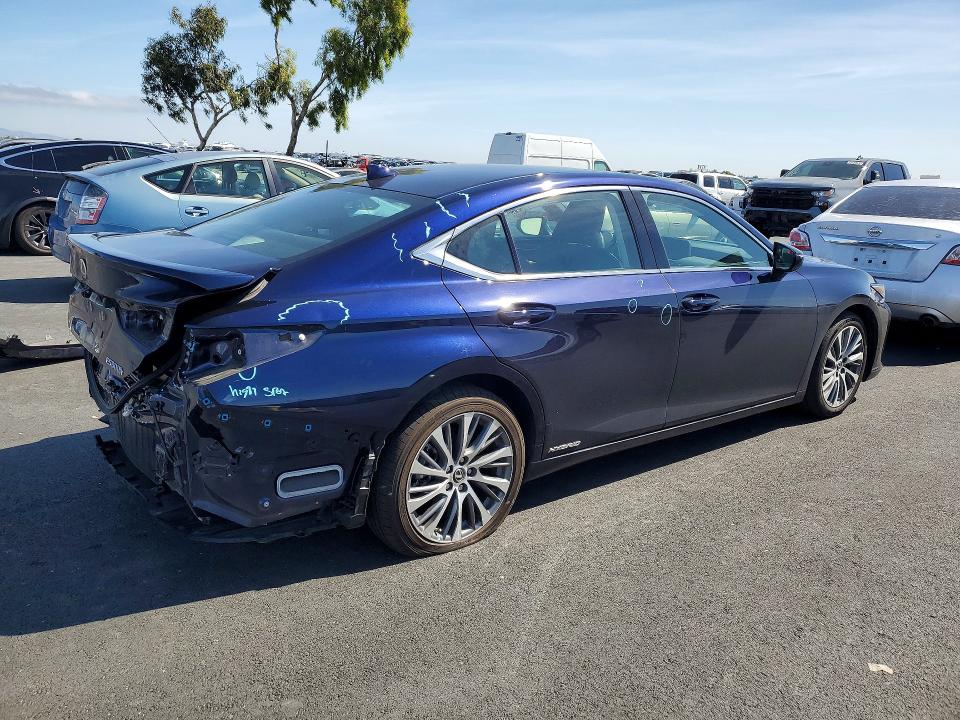 53285526 :رقم المزاد ، 58AD21B14LU010250 vin ، 2020 Lexus Es مزاد بيع