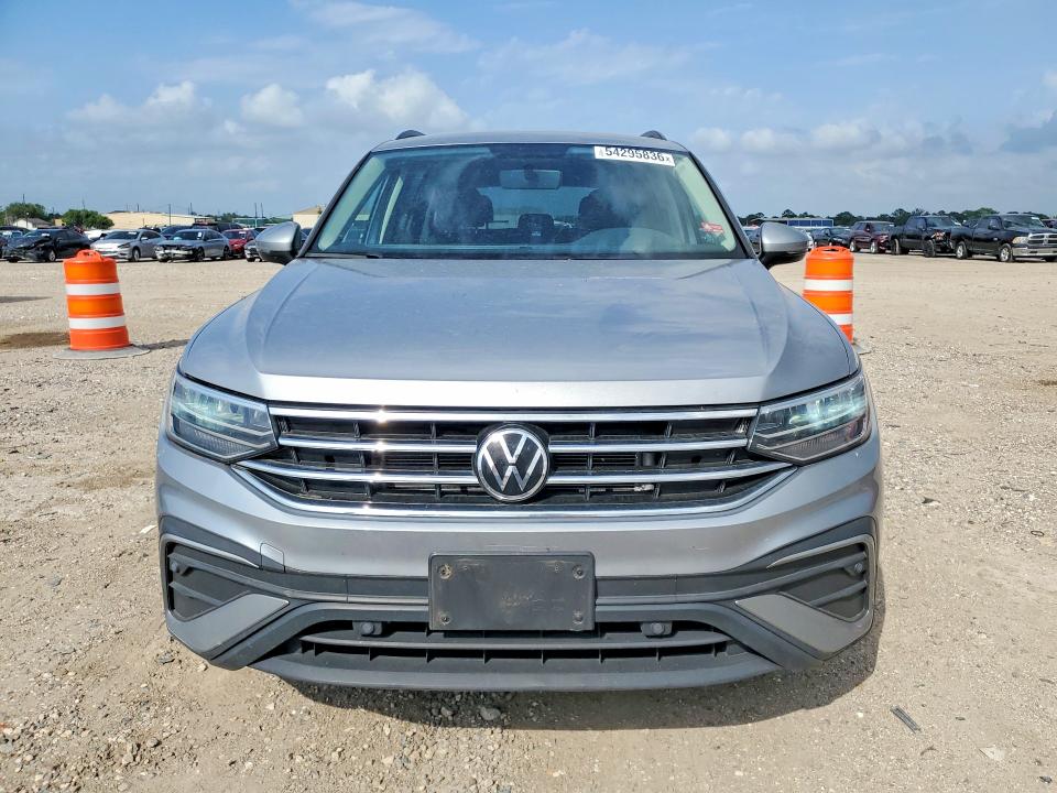 54295836 :رقم المزاد ، 3VV1B7AX7NM088232 vin ، 2022 Volkswagen Tiguan مزاد بيع