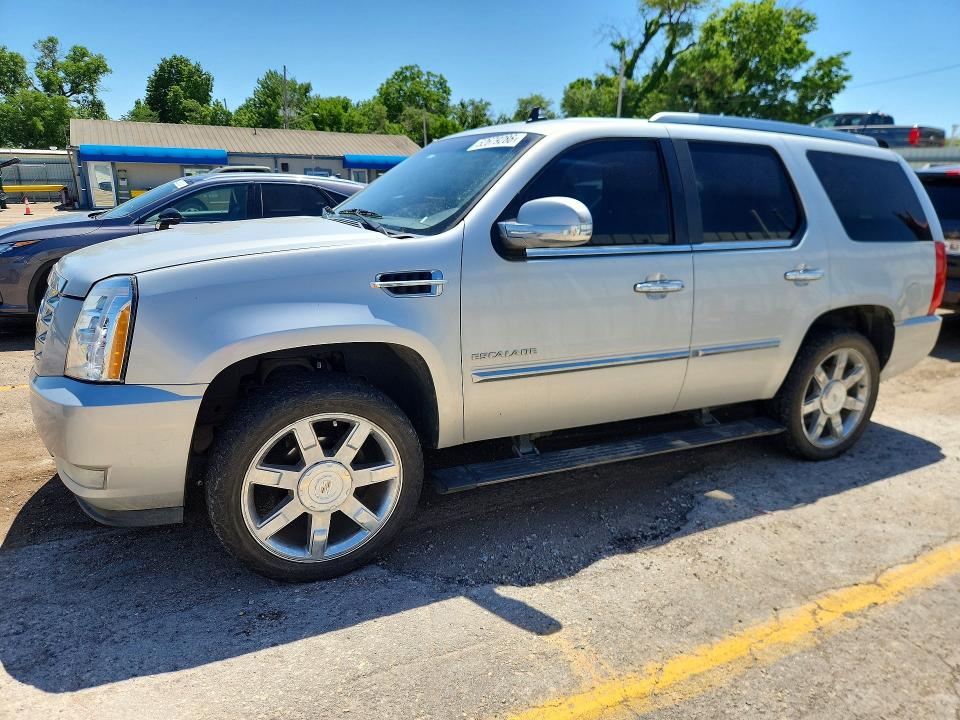 Auction sale of the 2010 Cadillac Escalade, vin: 1GYUCCEF9AR216783, lot number: 52679286