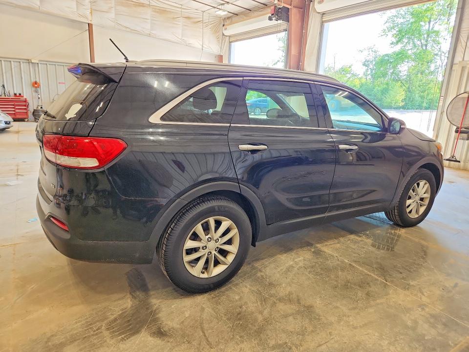 55192506 :رقم المزاد ، 5XYPG4A59HG196988 vin ، 2017 Kia Sorento مزاد بيع