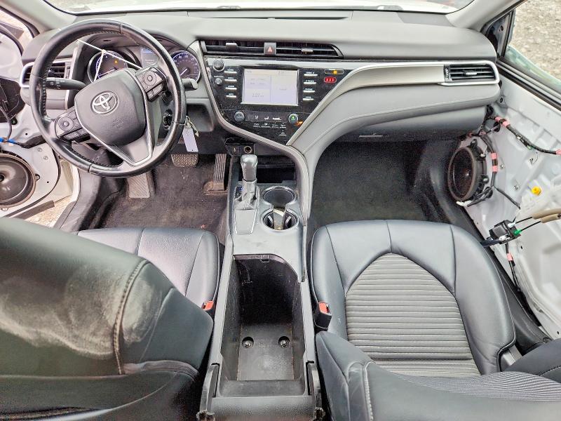 52180856 :رقم المزاد ، 4T1B11HK0JU159477 vin ، 2018 Toyota Camry مزاد بيع